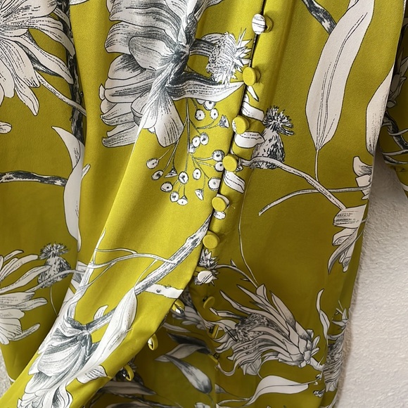 Chartreuse print midi dress with button detailing. Cinch waist, deep V & slit - Picture 3 of 10